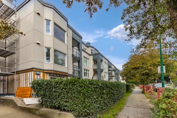 Photo 2 at 107 - 2533 Penticton Street, Renfrew Heights, Vancouver East