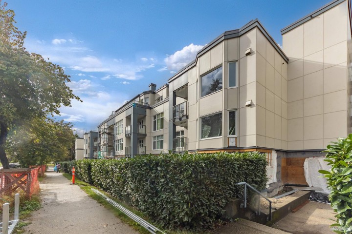 Photo 3 at 107 - 2533 Penticton Street, Renfrew Heights, Vancouver East