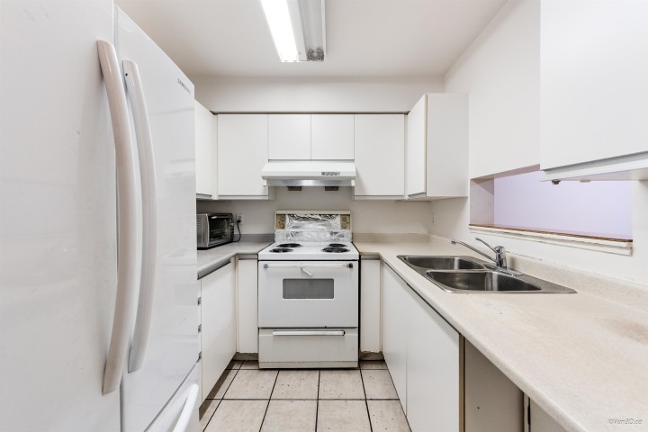 Photo 9 at 107 - 2533 Penticton Street, Renfrew Heights, Vancouver East