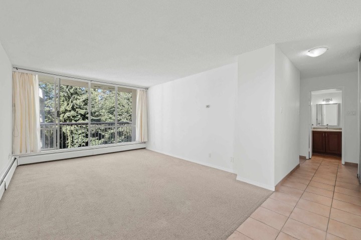 Photo 2 at 911 - 2016 Fullerton Avenue, Pemberton NV, North Vancouver