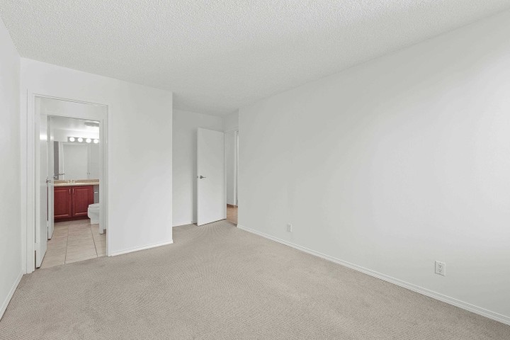 Photo 17 at 911 - 2016 Fullerton Avenue, Pemberton NV, North Vancouver