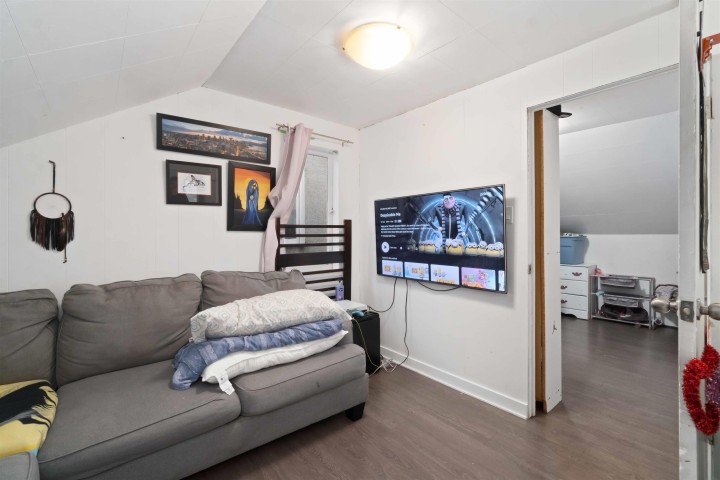 Photo 11 at 5735 Earles Street, Killarney VE, Vancouver East