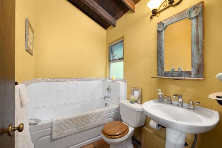 Photo 26 at 315 Bayview Road, Lions Bay, West Vancouver