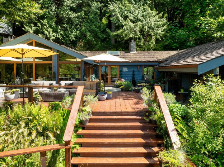 Photo 1 at 315 Bayview Road, Lions Bay, West Vancouver