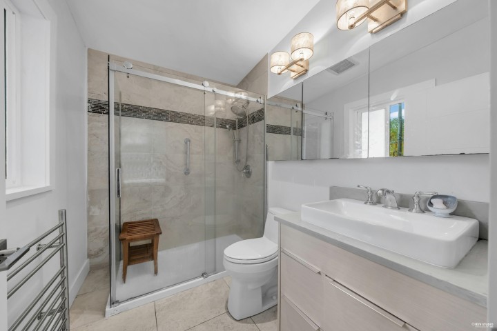 Photo 17 at 475 Newlands Road, Cedardale, West Vancouver