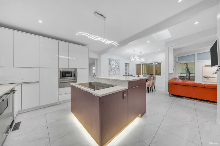 Photo 8 at 475 Newlands Road, Cedardale, West Vancouver