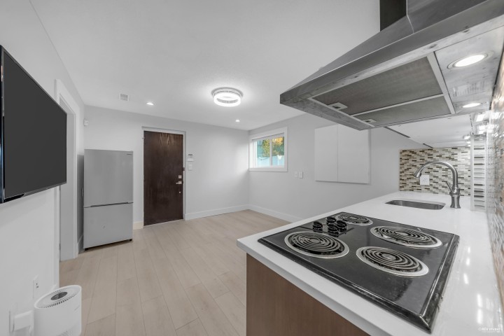 Photo 25 at 475 Newlands Road, Cedardale, West Vancouver