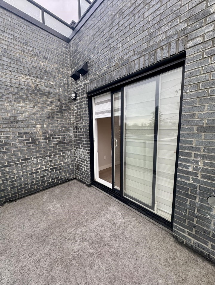 Photo 6 at 302 - 3050 Kingsway Road, Collingwood VE, Vancouver East