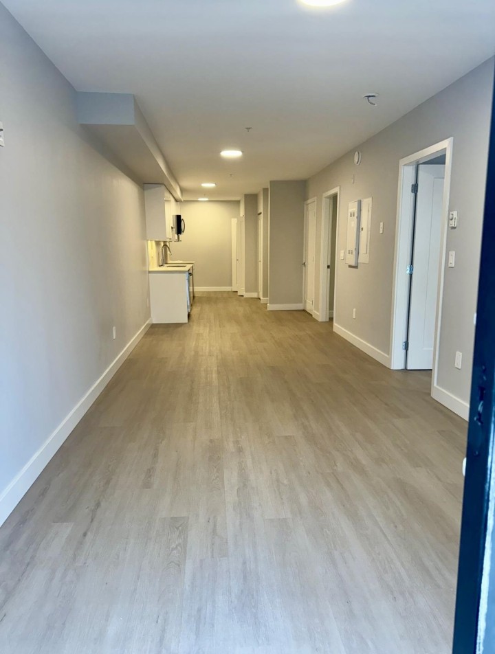 Photo 7 at 302 - 3050 Kingsway Road, Collingwood VE, Vancouver East