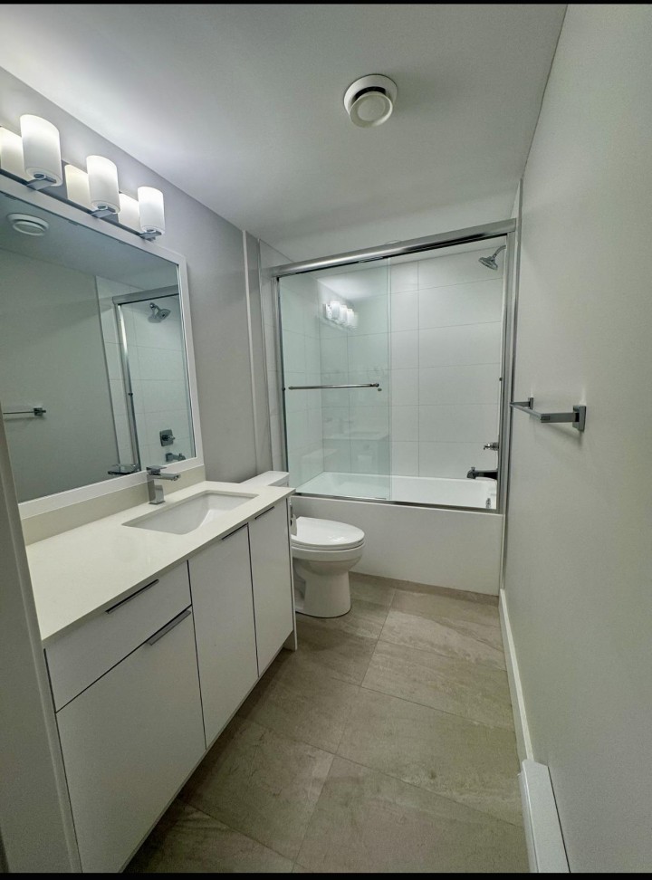 Photo 9 at 302 - 3050 Kingsway Road, Collingwood VE, Vancouver East