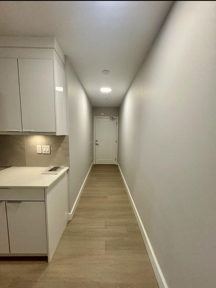 Photo 10 at 302 - 3050 Kingsway Road, Collingwood VE, Vancouver East