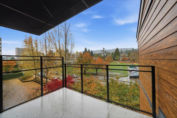 Photo 8 at PH 406 - 1340 Duchess Avenue, Ambleside, West Vancouver