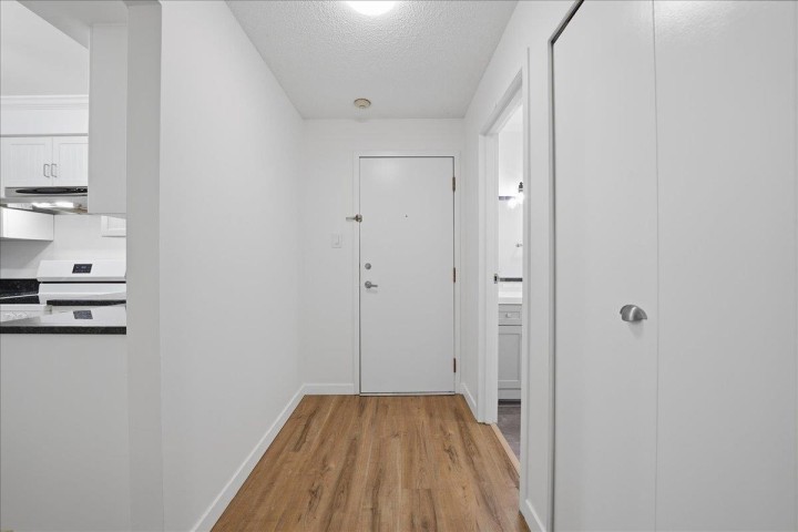 Photo 21 at PH 406 - 1340 Duchess Avenue, Ambleside, West Vancouver