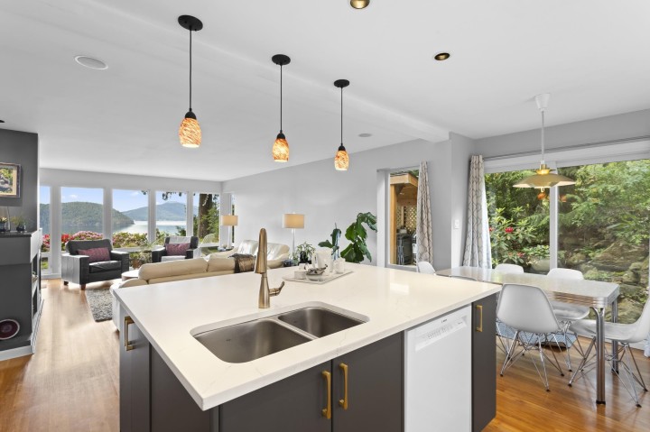 Photo 10 at 45 Sweetwater Place, Lions Bay, West Vancouver