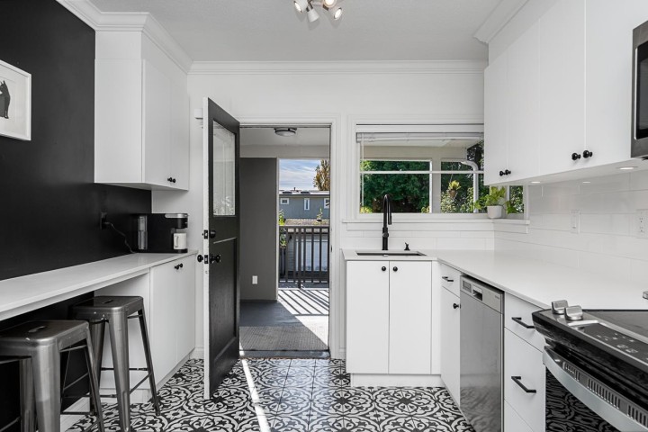 Photo 12 at 1258 Jefferson Avenue, Ambleside, West Vancouver