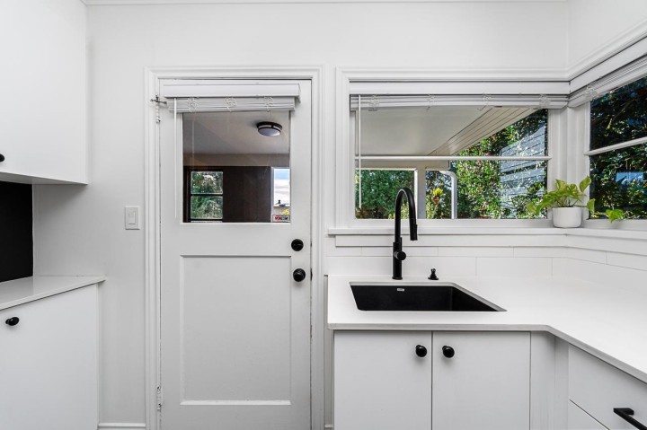 Photo 9 at 1258 Jefferson Avenue, Ambleside, West Vancouver