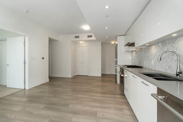 Photo 13 at 808 - 3581 E Kent Avenue North, South Marine, Vancouver East