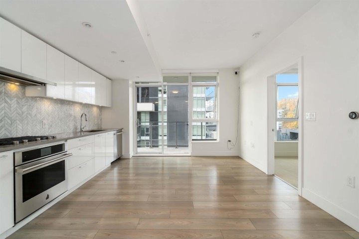 Photo 7 at 808 - 3581 E Kent Avenue North, South Marine, Vancouver East