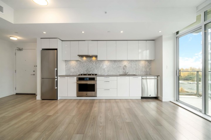 Photo 10 at 808 - 3581 E Kent Avenue North, South Marine, Vancouver East