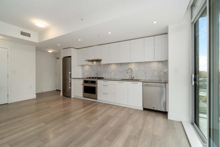 Photo 11 at 808 - 3581 E Kent Avenue North, South Marine, Vancouver East