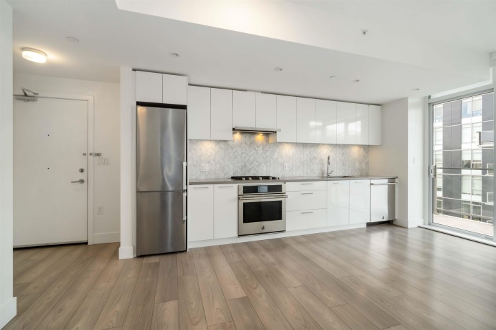 Photo 8 at 808 - 3581 E Kent Avenue North, South Marine, Vancouver East