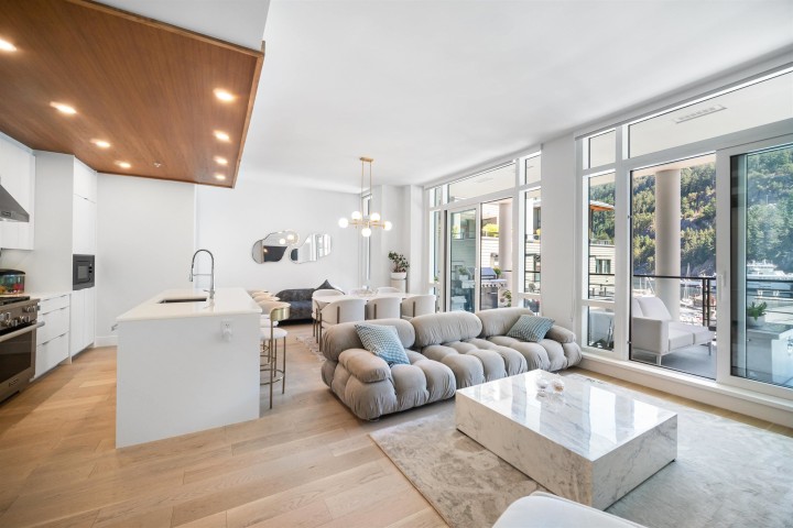 Photo 1 at 301 - 6697 Nelson Avenue, Horseshoe Bay WV, West Vancouver