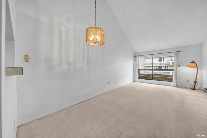 Photo 6 at 410 - 1363 Clyde Avenue, Ambleside, West Vancouver