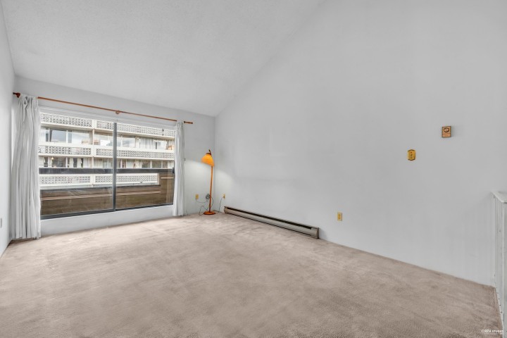 Photo 13 at 410 - 1363 Clyde Avenue, Ambleside, West Vancouver