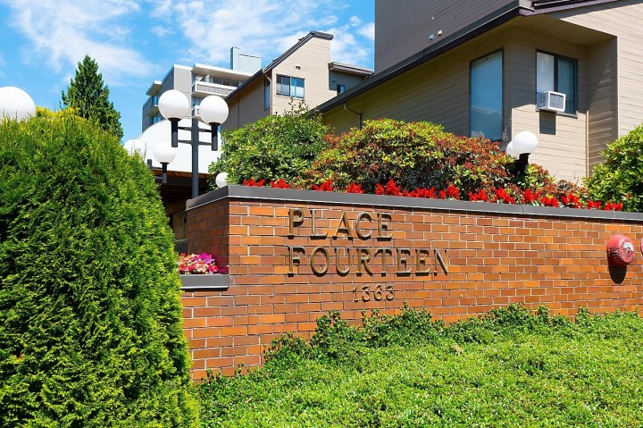 Photo 1 at 410 - 1363 Clyde Avenue, Ambleside, West Vancouver