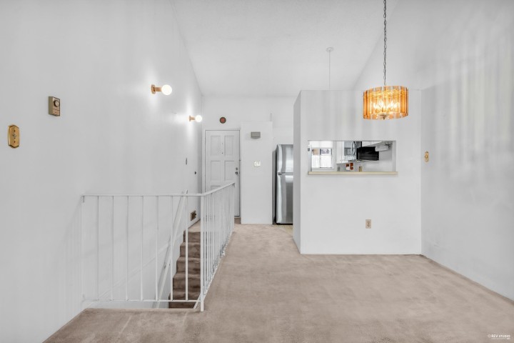 Photo 9 at 410 - 1363 Clyde Avenue, Ambleside, West Vancouver