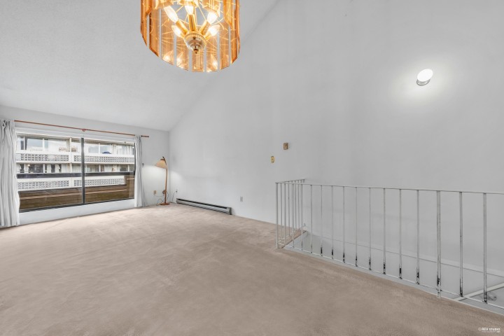 Photo 11 at 410 - 1363 Clyde Avenue, Ambleside, West Vancouver