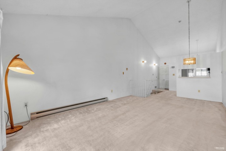 Photo 4 at 410 - 1363 Clyde Avenue, Ambleside, West Vancouver