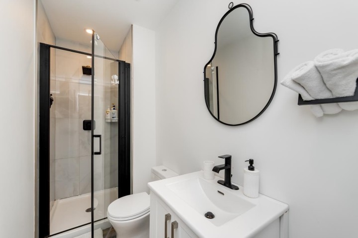 Photo 14 at 3245 Travers Avenue, West Bay, West Vancouver