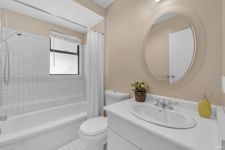 Photo 33 at 4623 Caulfeild Drive, Caulfeild, West Vancouver