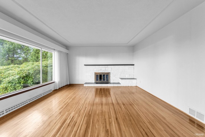 Photo 6 at 2615 Skilift Place, Chelsea Park, West Vancouver