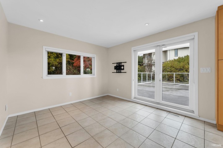 Photo 9 at 2615 Skilift Place, Chelsea Park, West Vancouver
