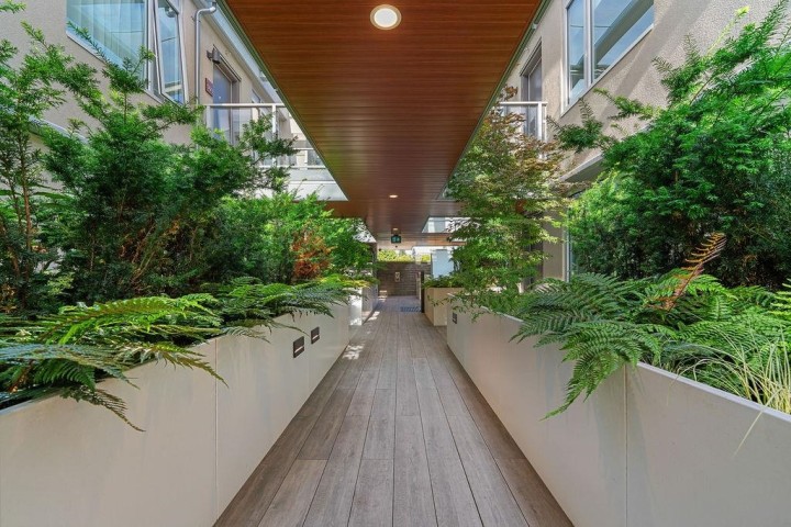 Photo 2 at 301 - 1331 Marine Drive, Ambleside, West Vancouver