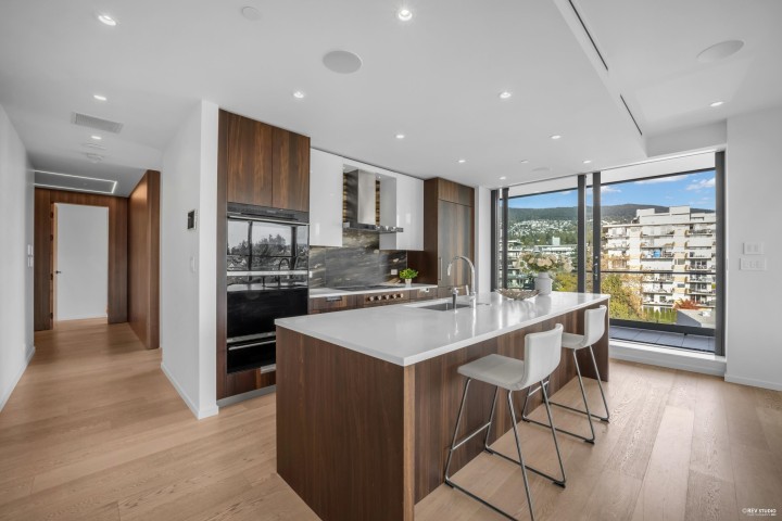 Photo 6 at 601 - 1355 Bellevue Avenue, Ambleside, West Vancouver