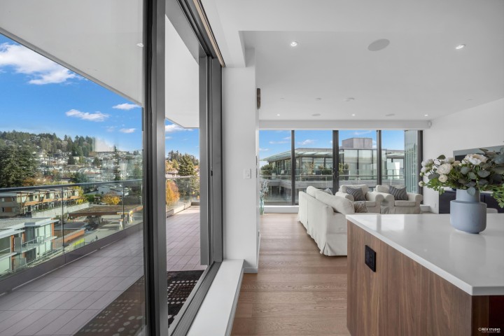 Photo 16 at 601 - 1355 Bellevue Avenue, Ambleside, West Vancouver