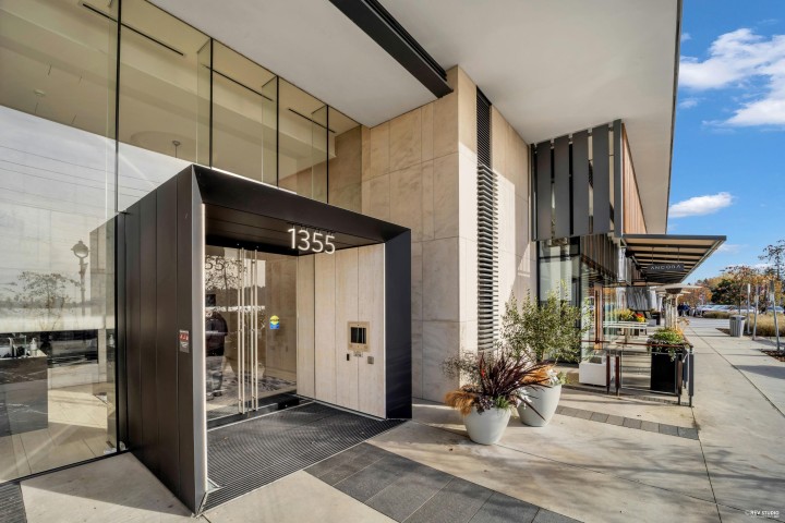 Photo 1 at 601 - 1355 Bellevue Avenue, Ambleside, West Vancouver