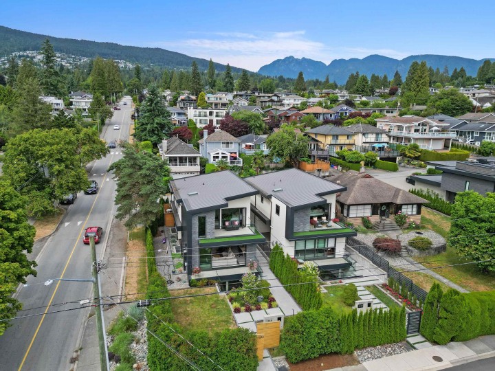 Photo 2 at 1295 Duchess Avenue, Ambleside, West Vancouver