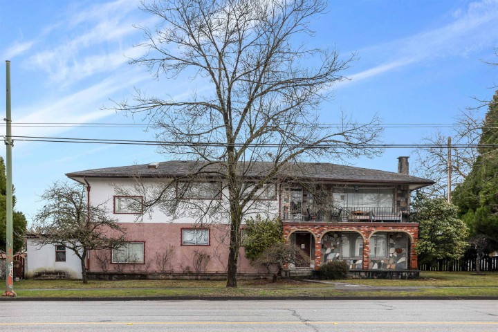 Photo 1 at 3390 Nanaimo Street, Renfrew Heights, Vancouver East