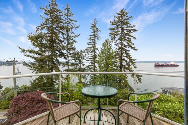 Photo 2 at 3615 Sunset Lane, West Bay, West Vancouver