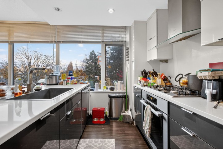 Photo 8 at 210 - 1777 W 7th Avenue, Fairview VW, Vancouver West
