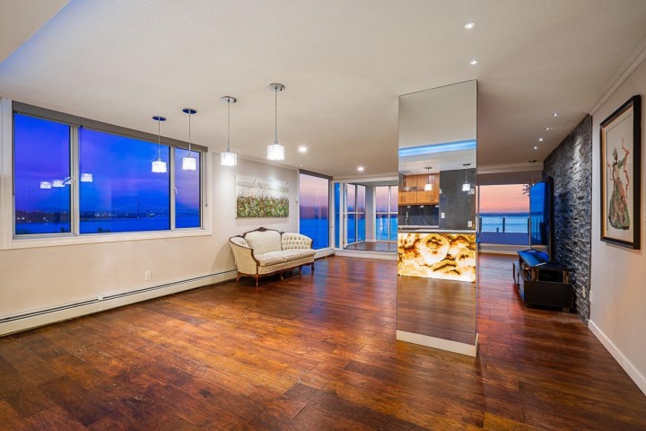 Photo 14 at 602 - 2090 Argyle Avenue, Dundarave, West Vancouver