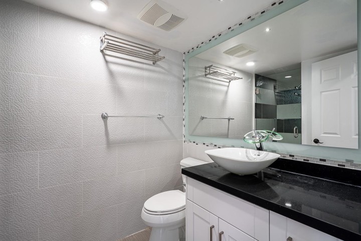 Photo 25 at 602 - 2090 Argyle Avenue, Dundarave, West Vancouver