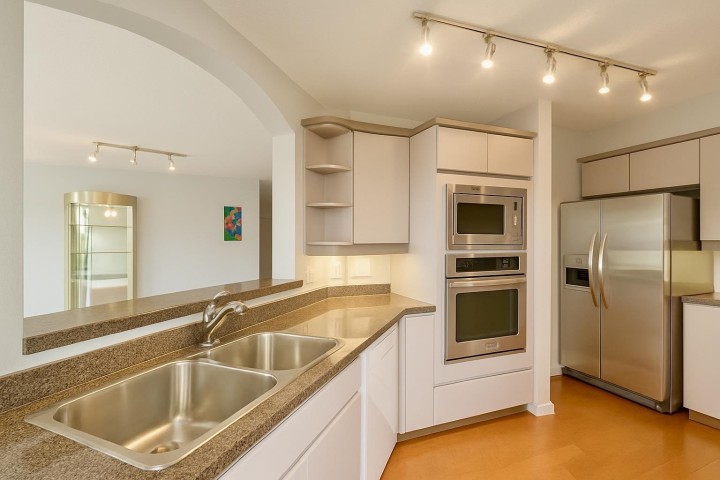 Photo 6 at 4D - 338 Taylor Way, Park Royal, West Vancouver