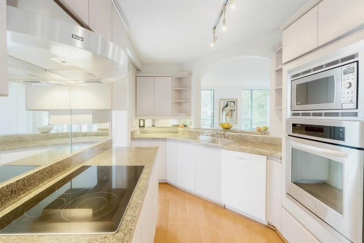 Photo 7 at 4D - 338 Taylor Way, Park Royal, West Vancouver