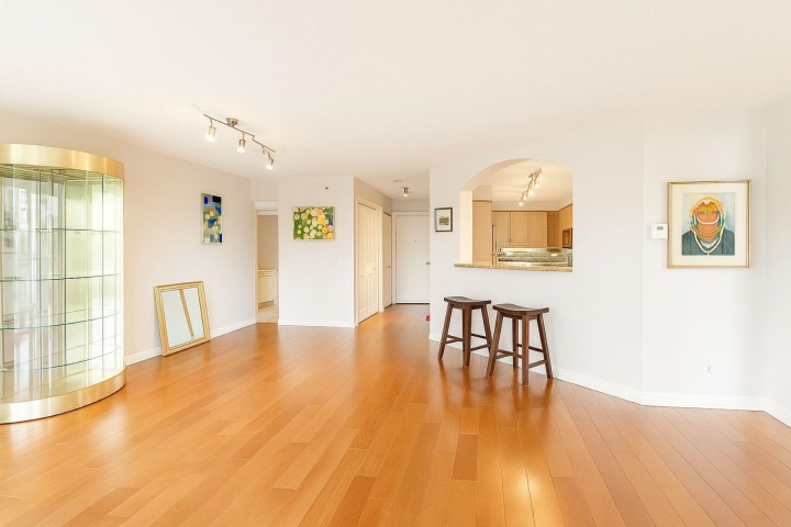 Photo 5 at 4D - 338 Taylor Way, Park Royal, West Vancouver