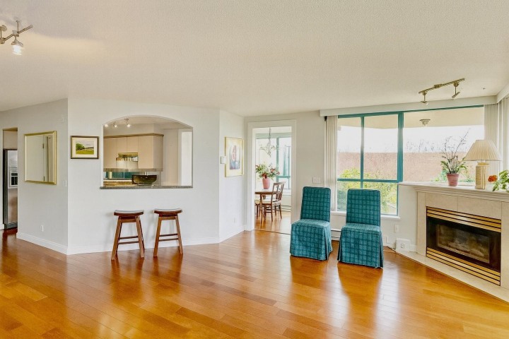 Photo 4 at 4D - 338 Taylor Way, Park Royal, West Vancouver